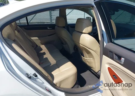 2012 Hyundai Genesis 3.8 z USA, uszkodzony, nr VIN KMHGC4DD2CU161520